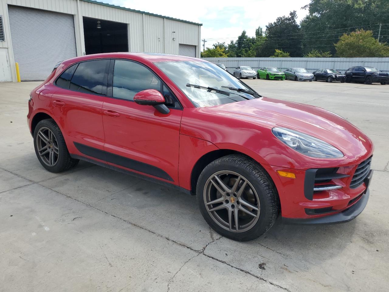PORSCHE MACAN