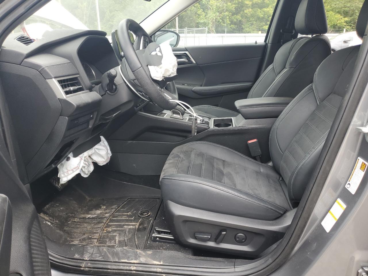 MITSUBISHI OUTLANDER SE