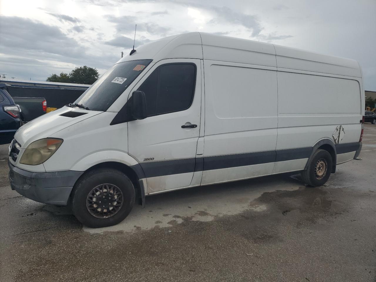 MERCEDES-BENZ SPRINTER 2500