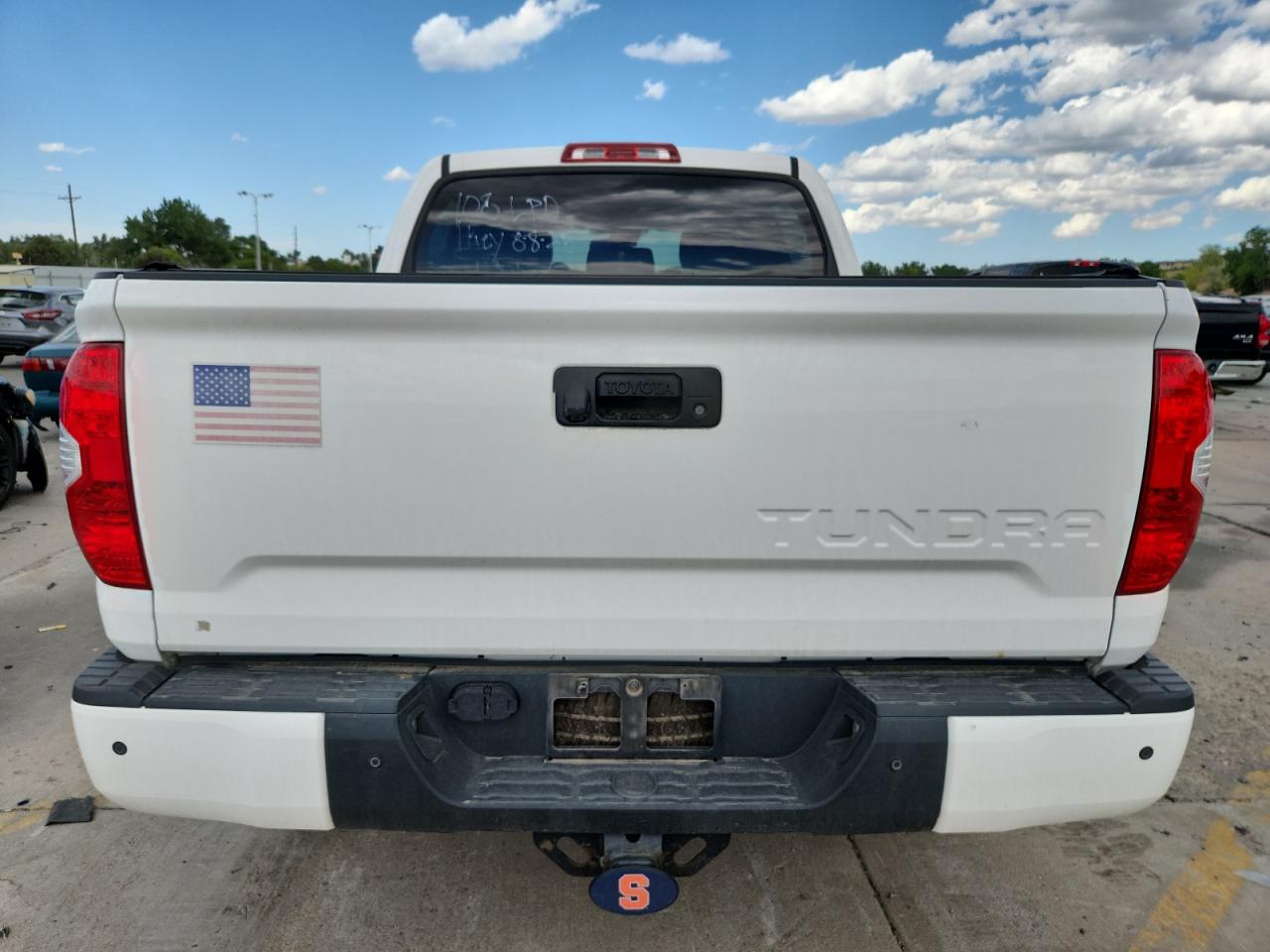 TOYOTA TUNDRA CREWMAX SR5