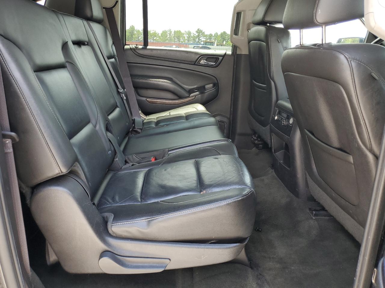 CHEVROLET SUBURBAN C1500 LT