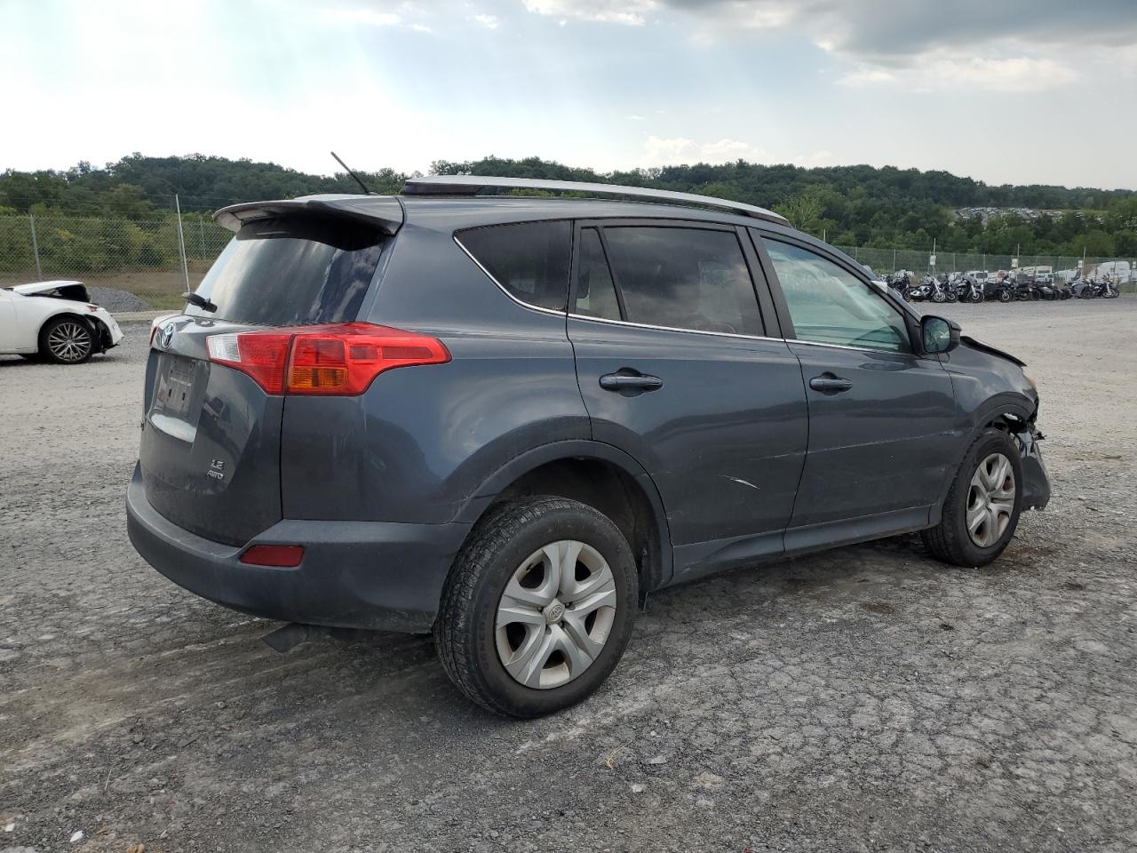 TOYOTA RAV4 LE