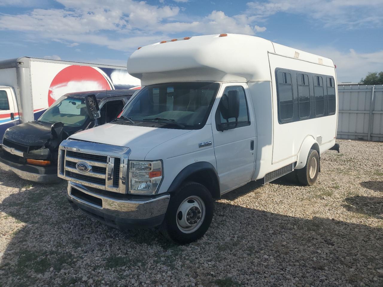 FORD ECONOLINE E350 SUPER DUTY CUTAWAY VAN