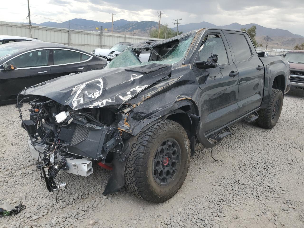 TOYOTA TUNDRA CREWMAX LIMITED