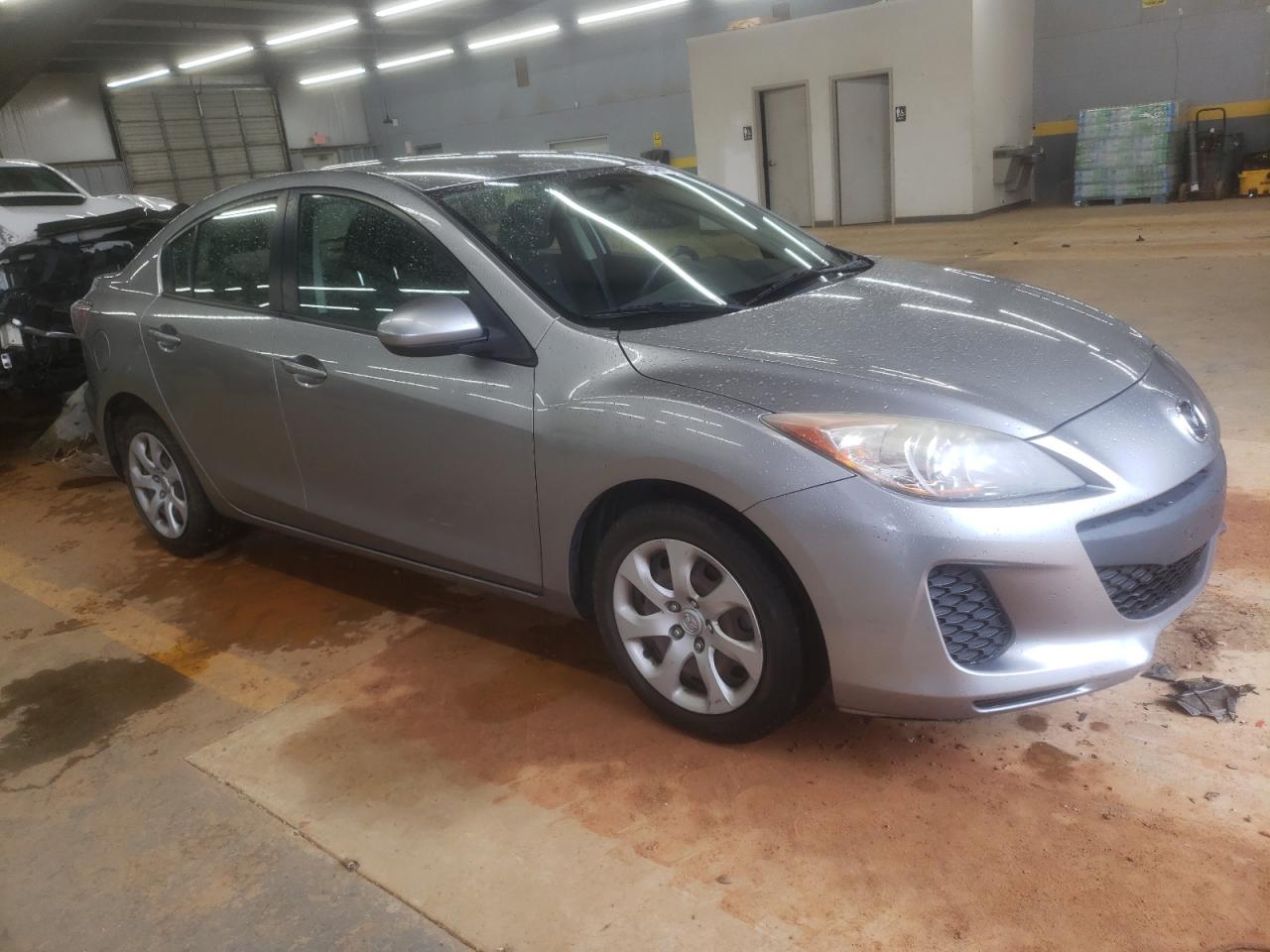 MAZDA 3 I