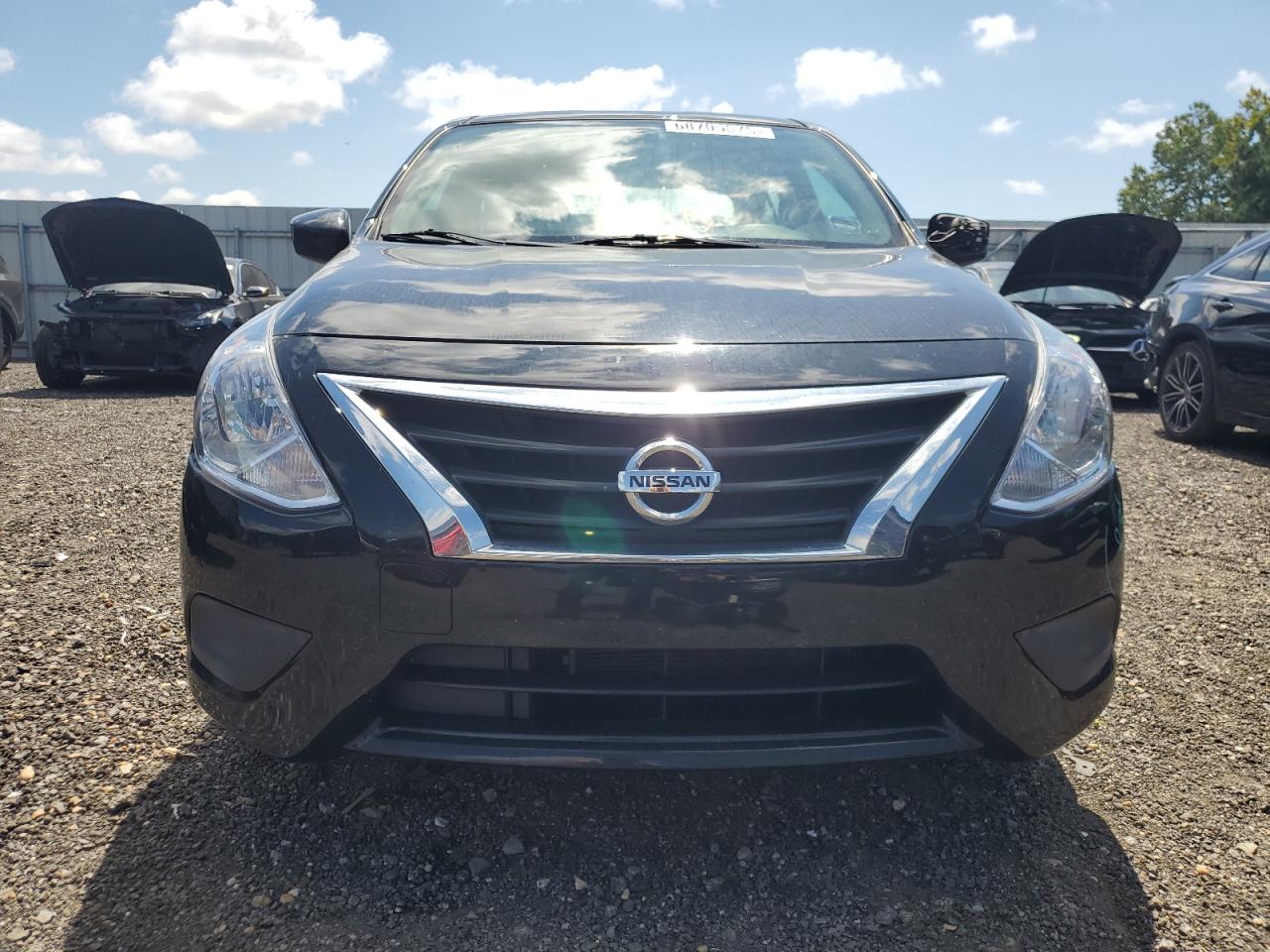 NISSAN VERSA S