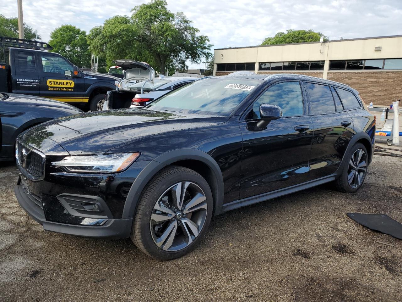  Salvage Volvo V60
