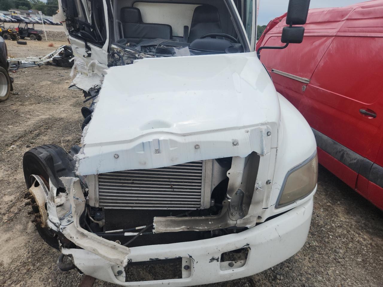 Lot #3302644006 2020 HINO 258/268