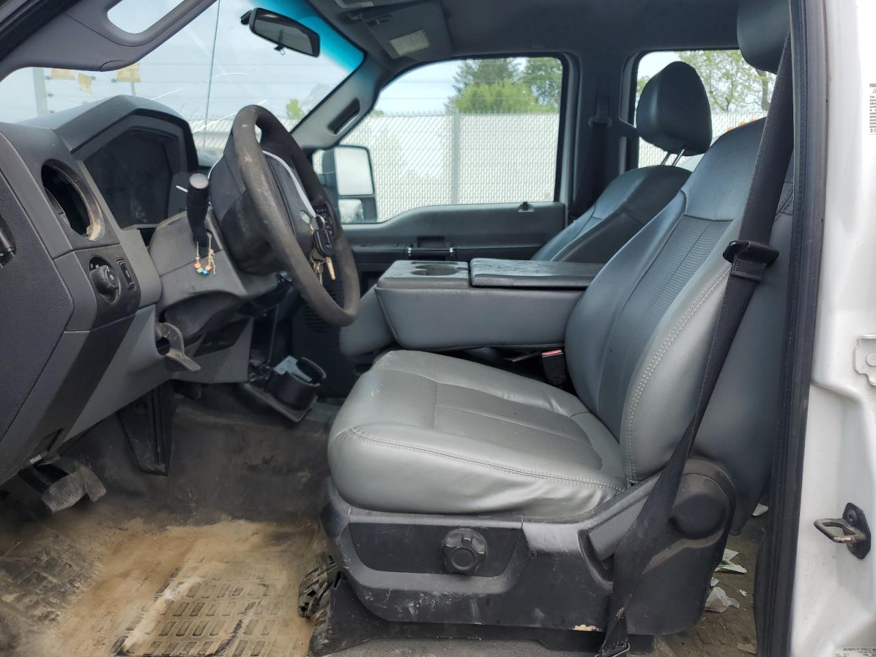 FORD F-550 SUPER DUTY