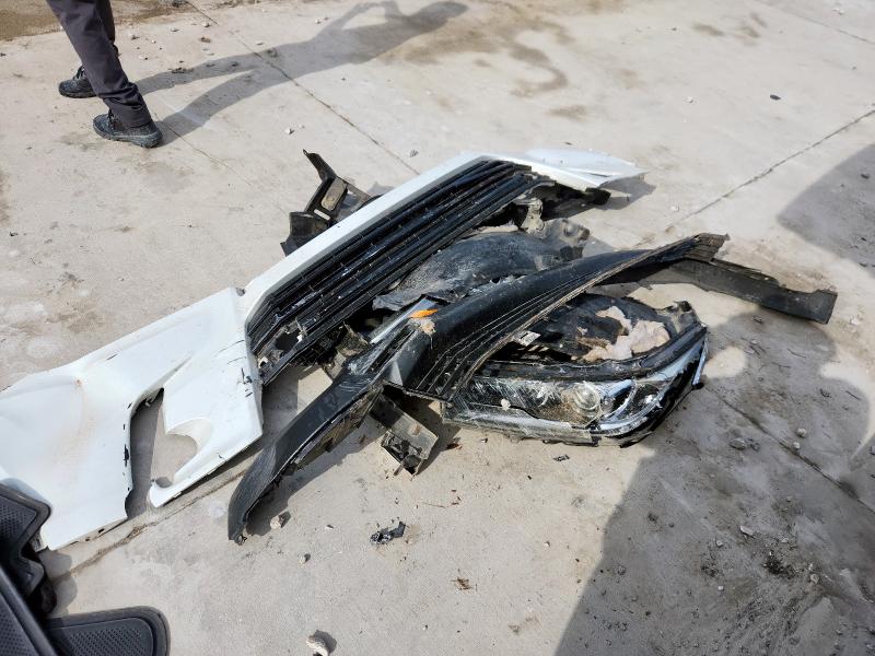 2018 TOYOTA HIGHLANDER SE 5TDKZRFH2JS541078