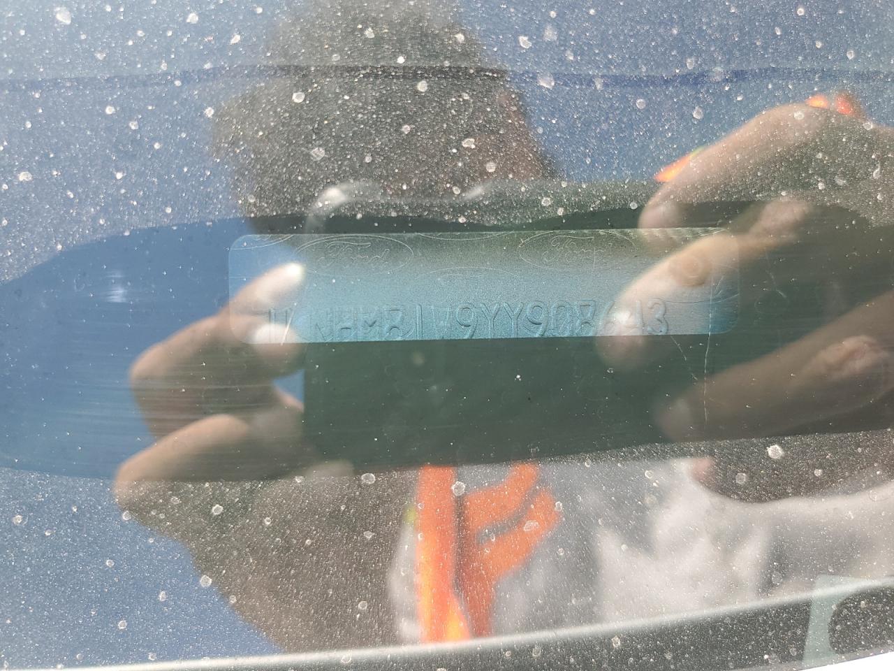 Lot #3290441763 2000 LINCOLN TOWN CAR EXECUTIVE