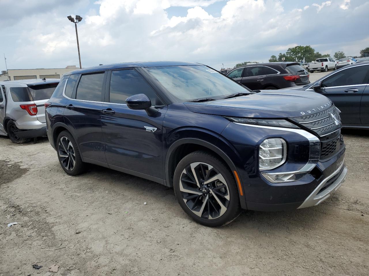 MITSUBISHI OUTLANDER SE