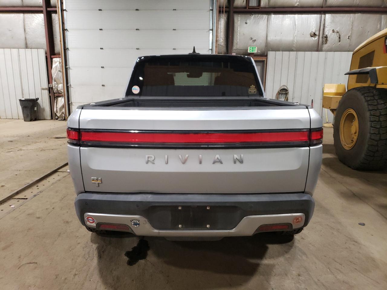 RIVIAN R1T ADVENTURE