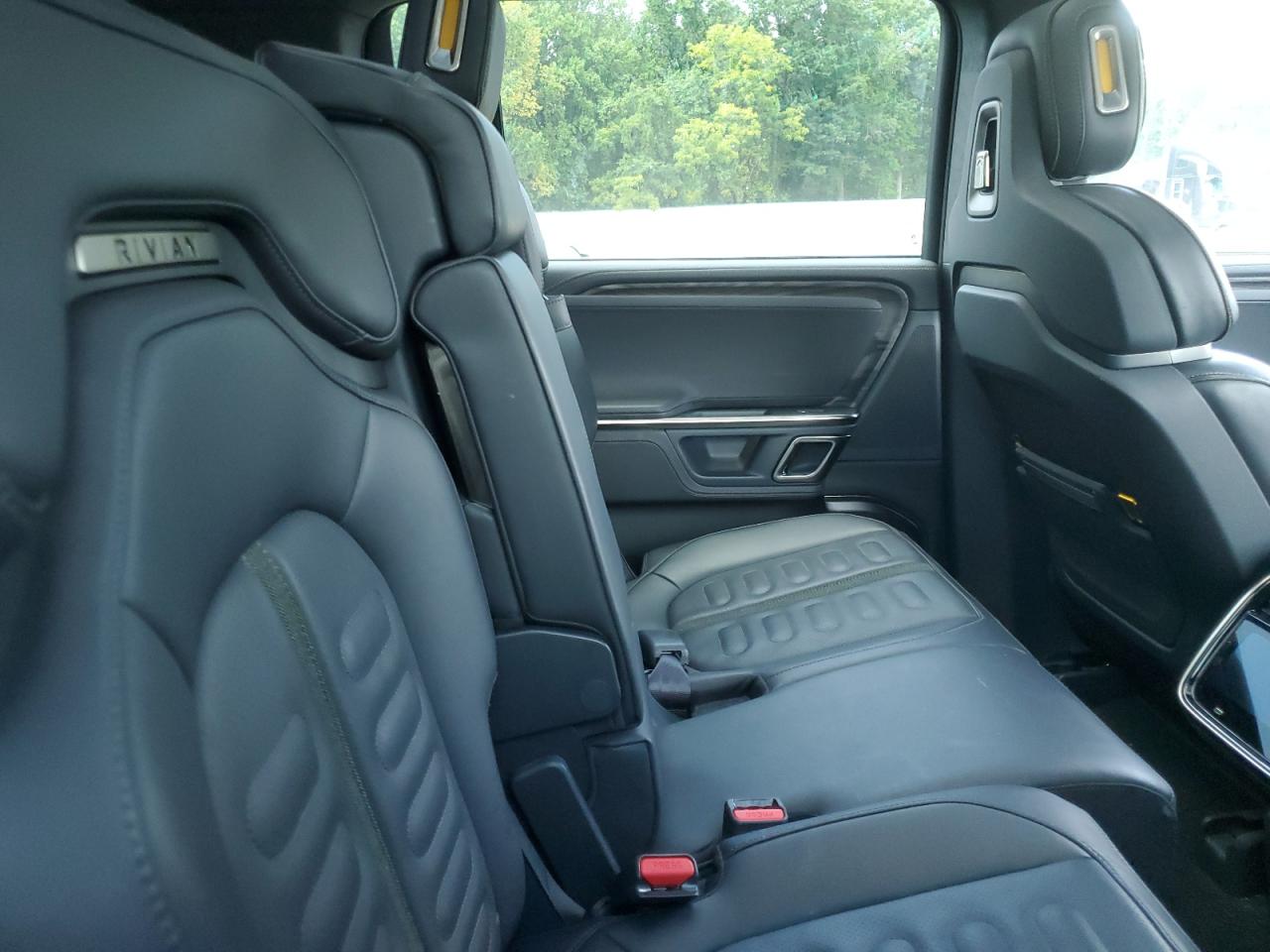 RIVIAN R1S LAUNCH EDITION