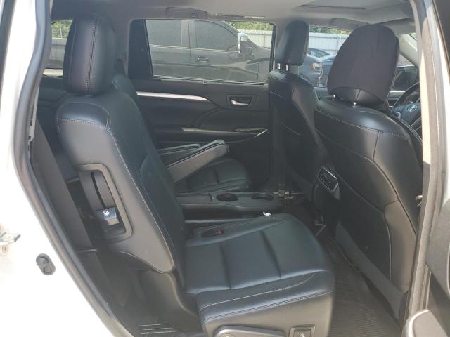 2018 TOYOTA HIGHLANDER SE 5TDKZRFH3JS244563