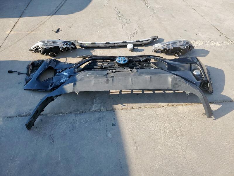 2021 TOYOTA RAV4 XLE - 4T3RWRFV9MU020276