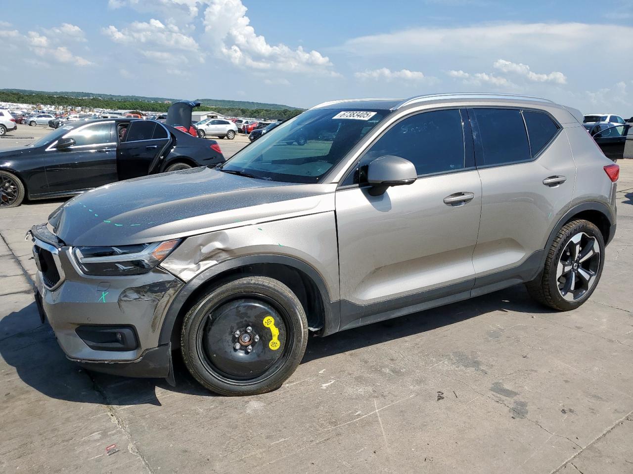 VOLVO XC40 T5 MOMENTUM