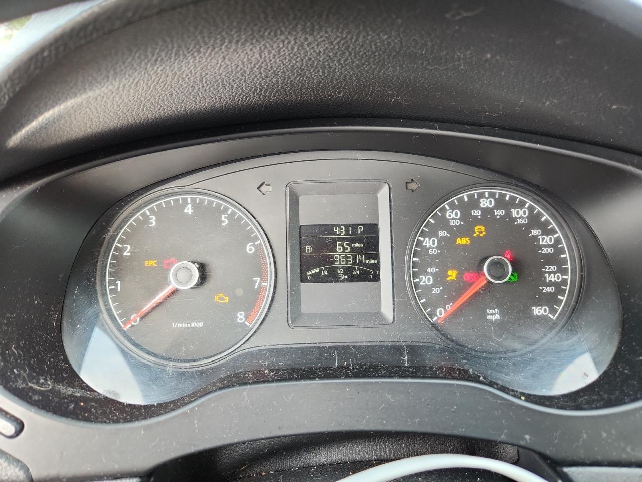 VOLKSWAGEN JETTA BASE