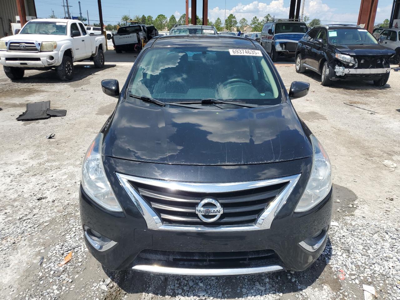 NISSAN VERSA S