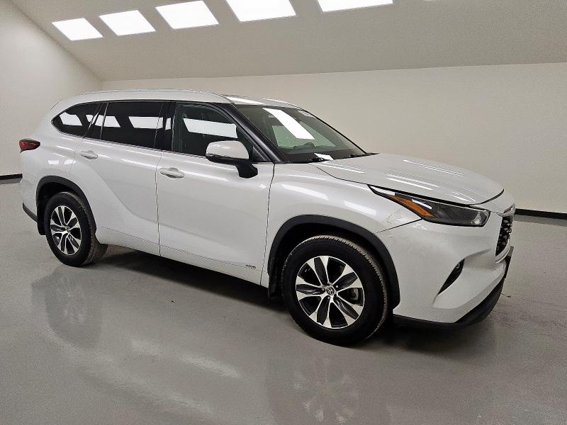 2022 TOYOTA HIGHLANDER HYBRID XLE 5TDGBRCH2NS543577
