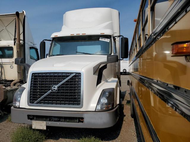 VOLVO VNL 2018 white  diesel 4V4N39TG8JN988230 photo #3
