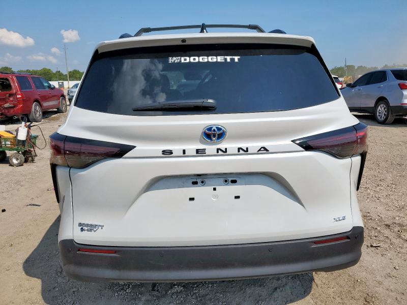 2025 TOYOTA SIENNA XLE 5TDYRKEC6SS267909