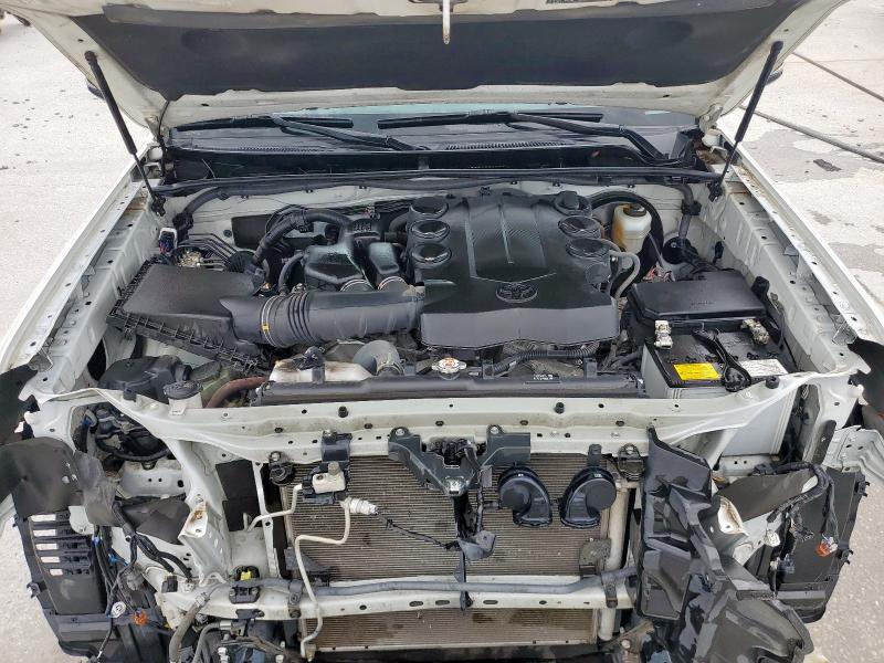 2018 TOYOTA 4RUNNER SR JTEZU5JR3J5188325
