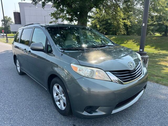 TOYOTA SIENNA LE