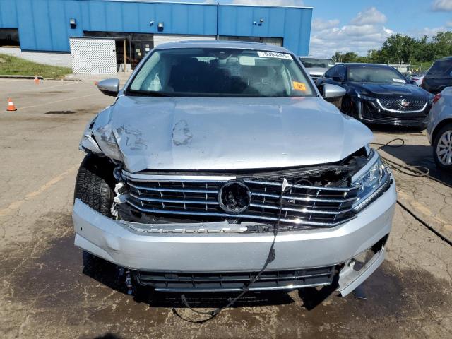 2017 VOLKSWAGEN PASSAT SEL 1VWCT7A32HC041050