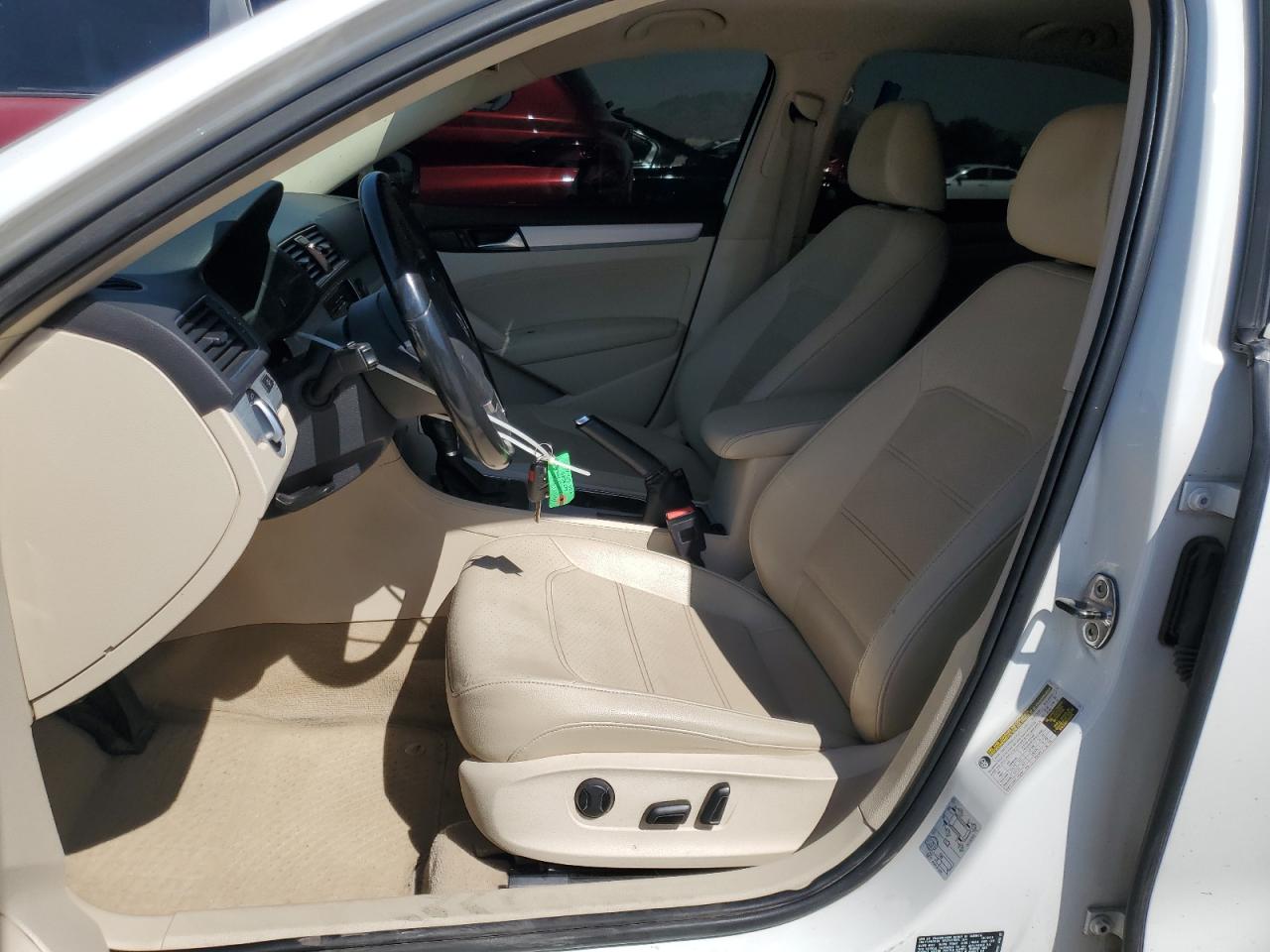 Lot #3236924463 2013 VOLKSWAGEN PASSAT SE