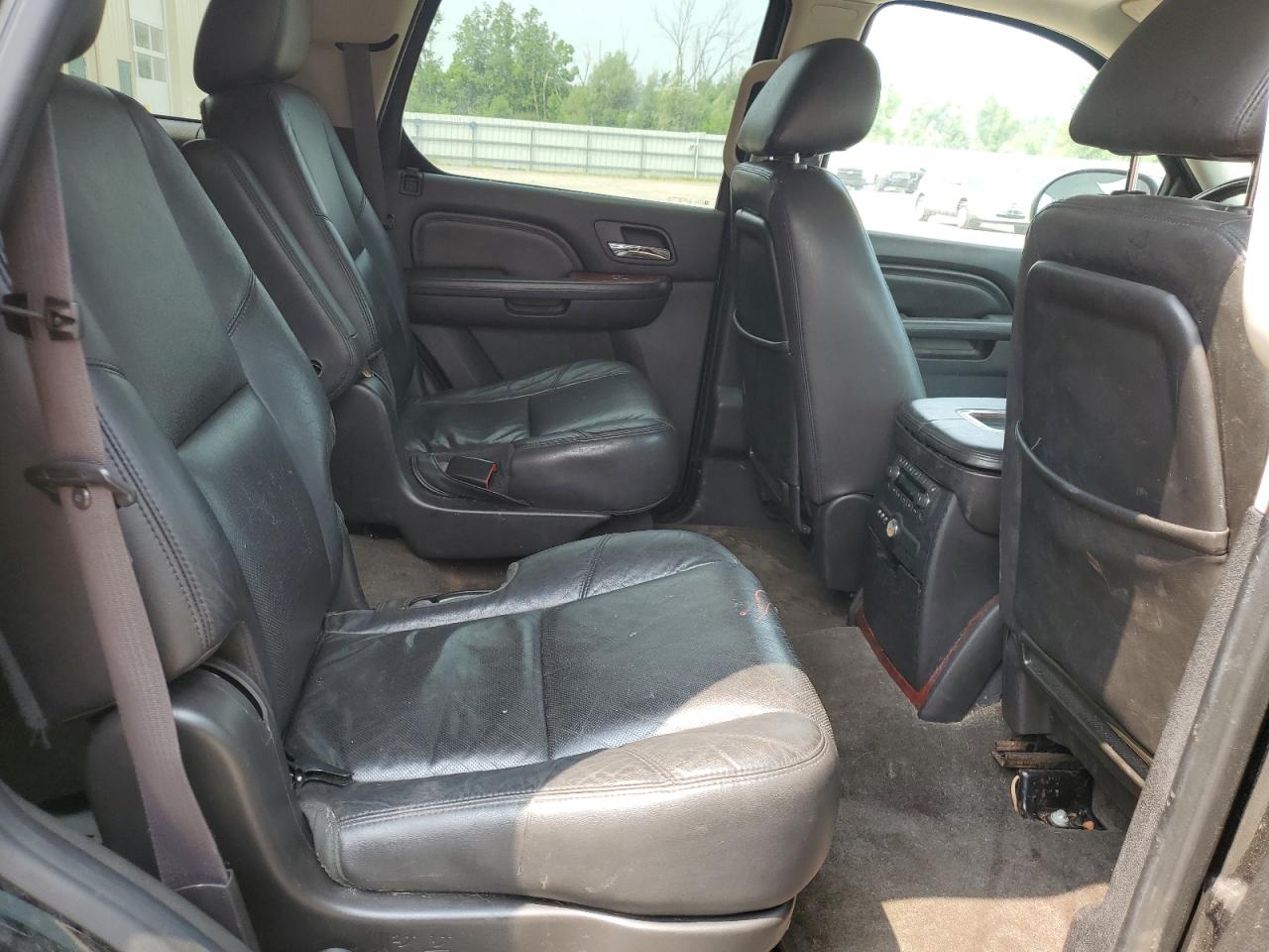 CADILLAC ESCALADE LUXURY