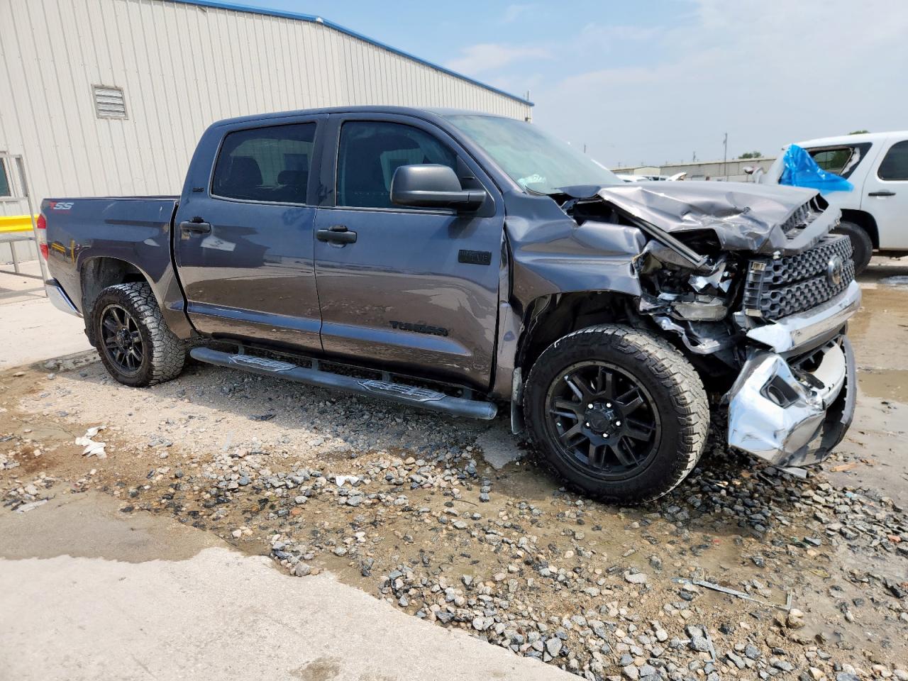 TOYOTA TUNDRA CREWMAX SR5