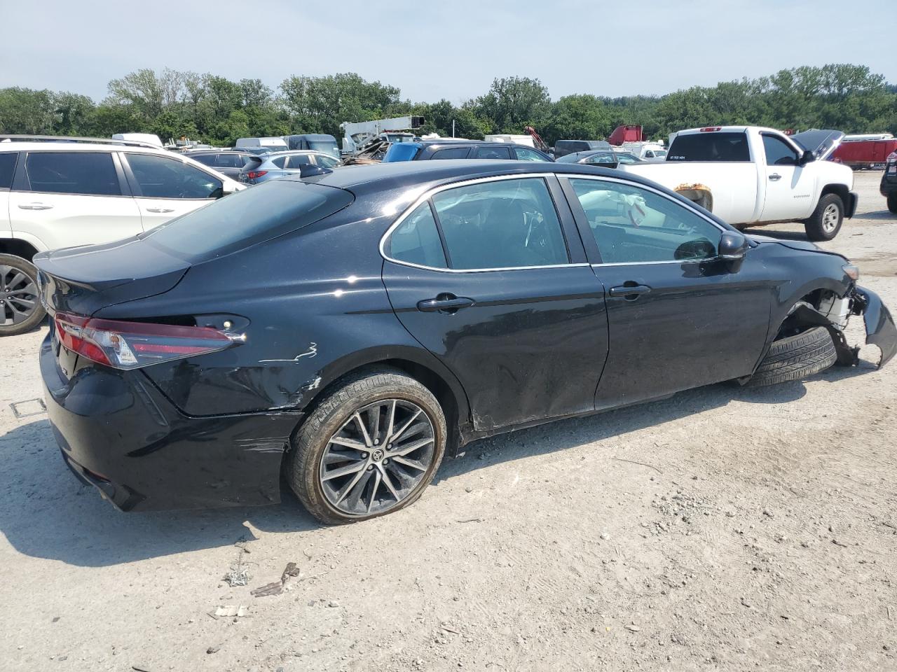 TOYOTA CAMRY SE NIGHT SHADE