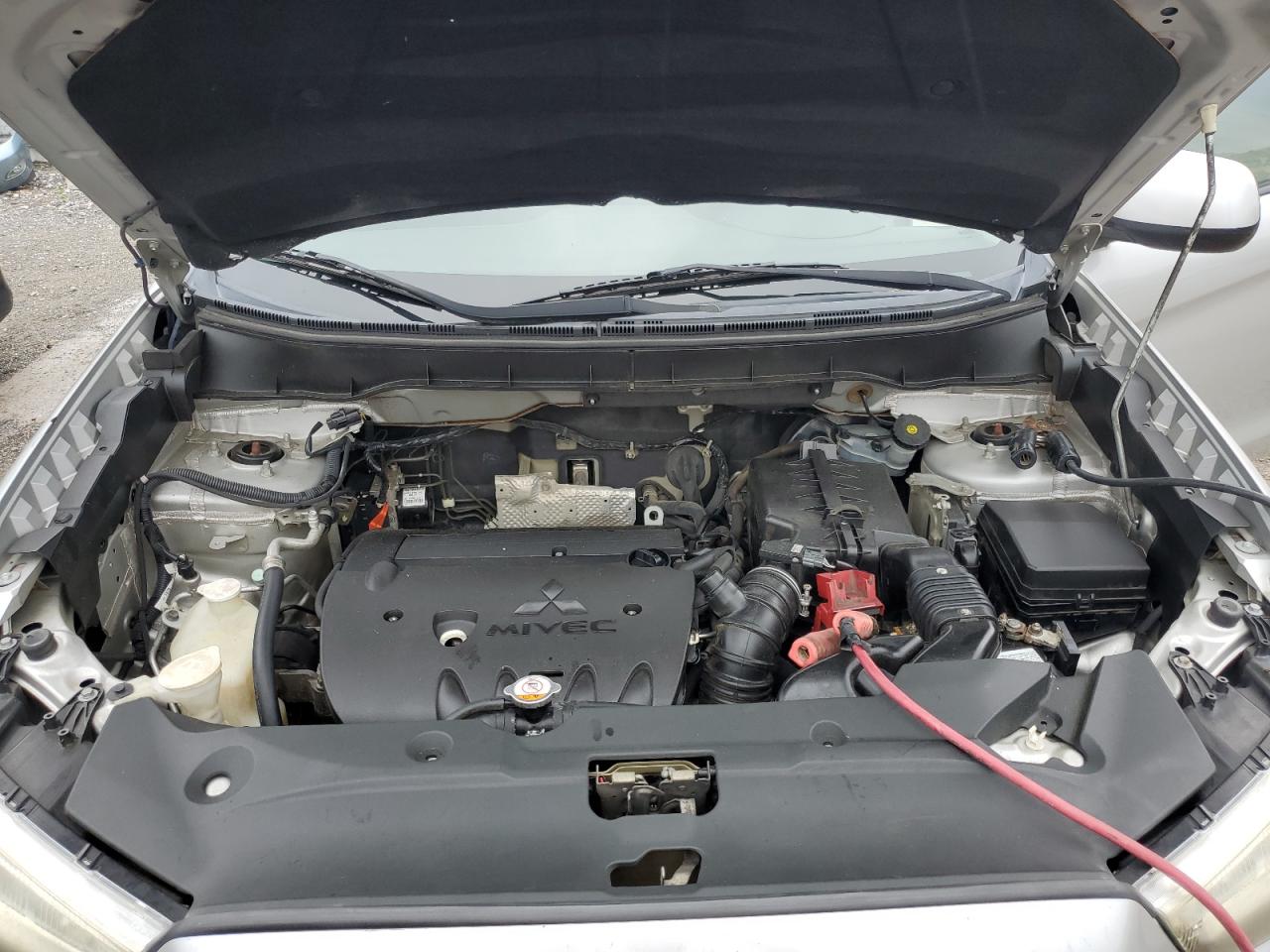 MITSUBISHI OUTLANDER ES