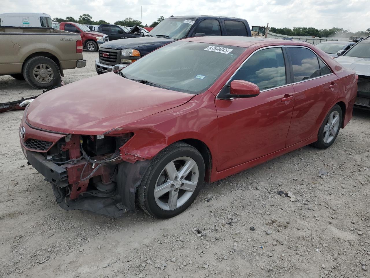 TOYOTA CAMRY BASE