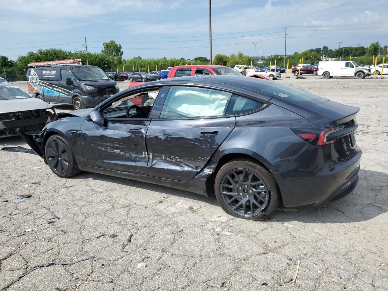 TESLA MODEL 3