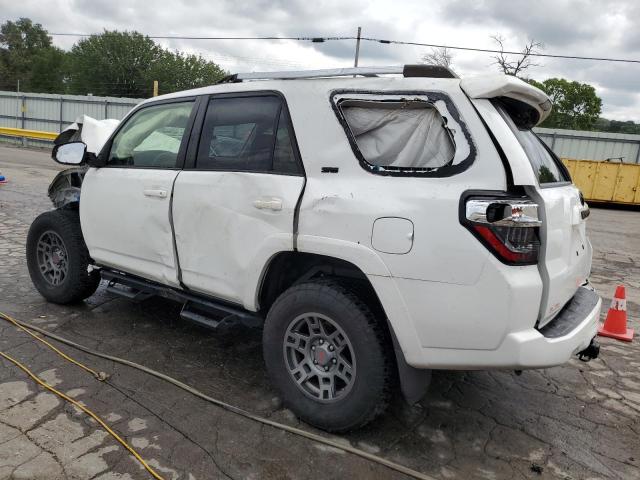 2020 TOYOTA 4RUNNER SR JTEBU5JR1L5832280