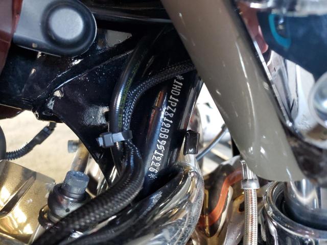 2011 HARLEY-DAVIDSON FLHXSE2 - 1HD1PZ812BB951226