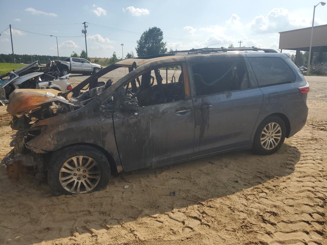 TOYOTA SIENNA XLE