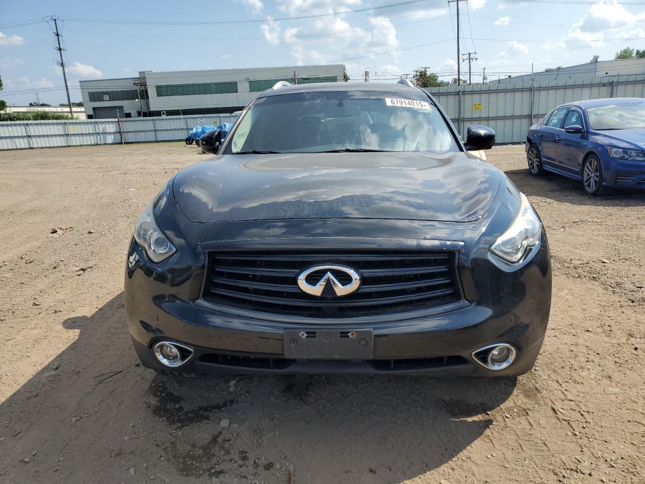INFINITI QX70