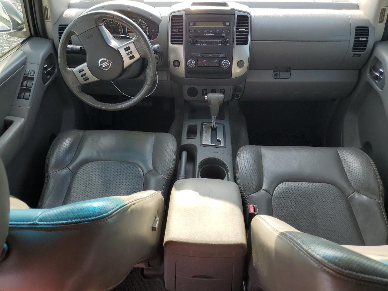 NISSAN FRONTIER CREW CAB SE
