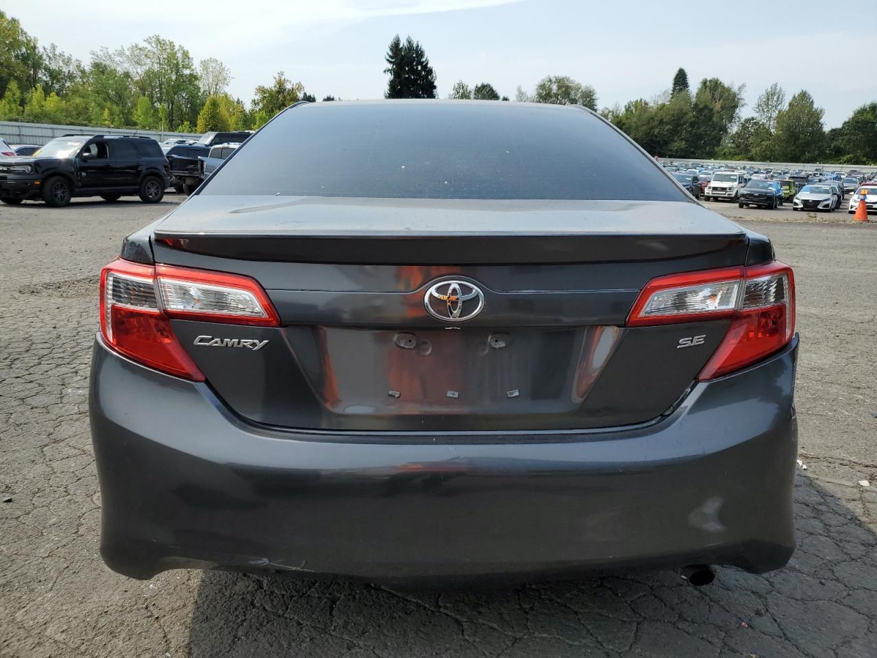 TOYOTA CAMRY BASE