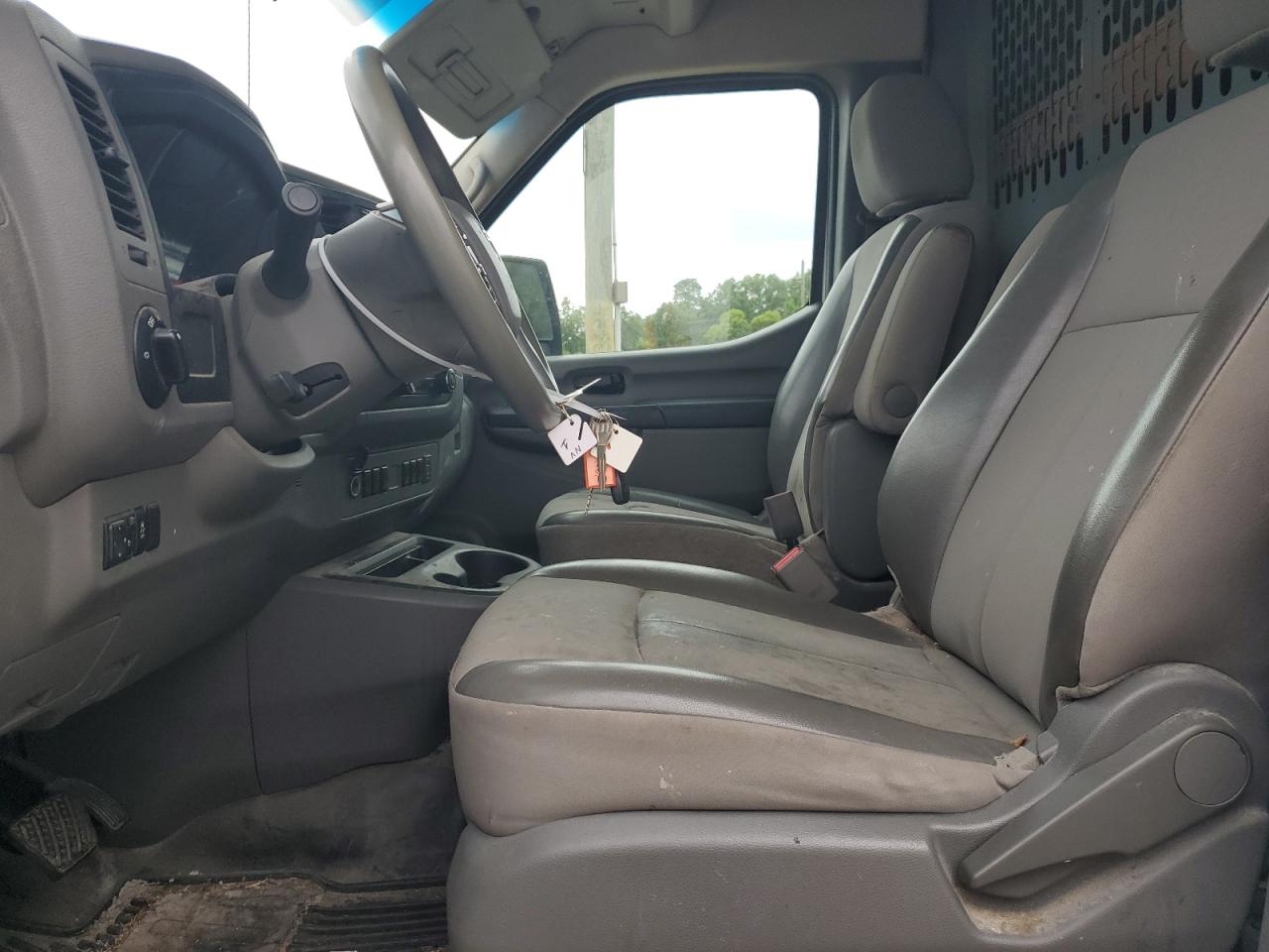 NISSAN NV2500 2500 S