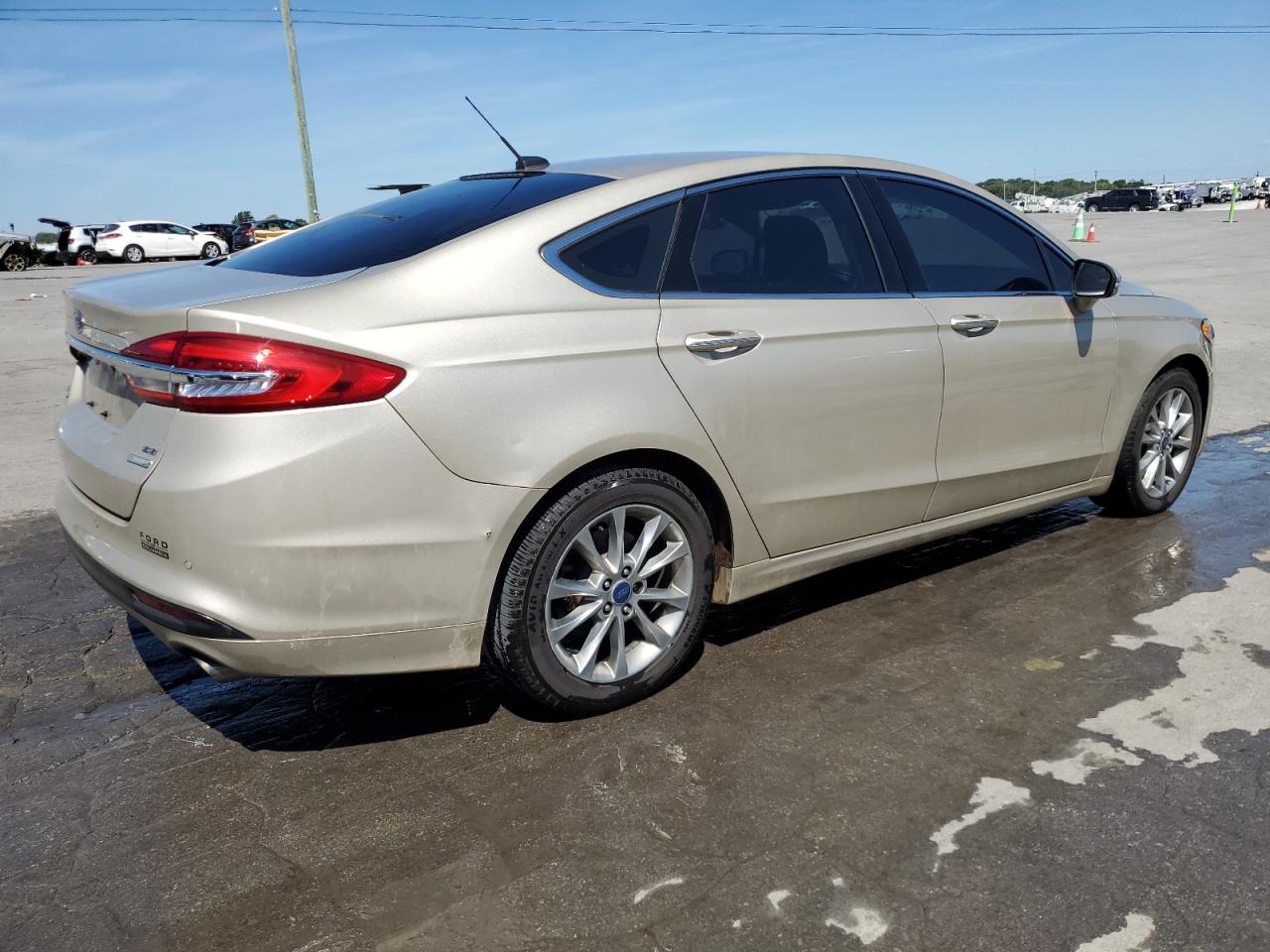 FORD FUSION SE