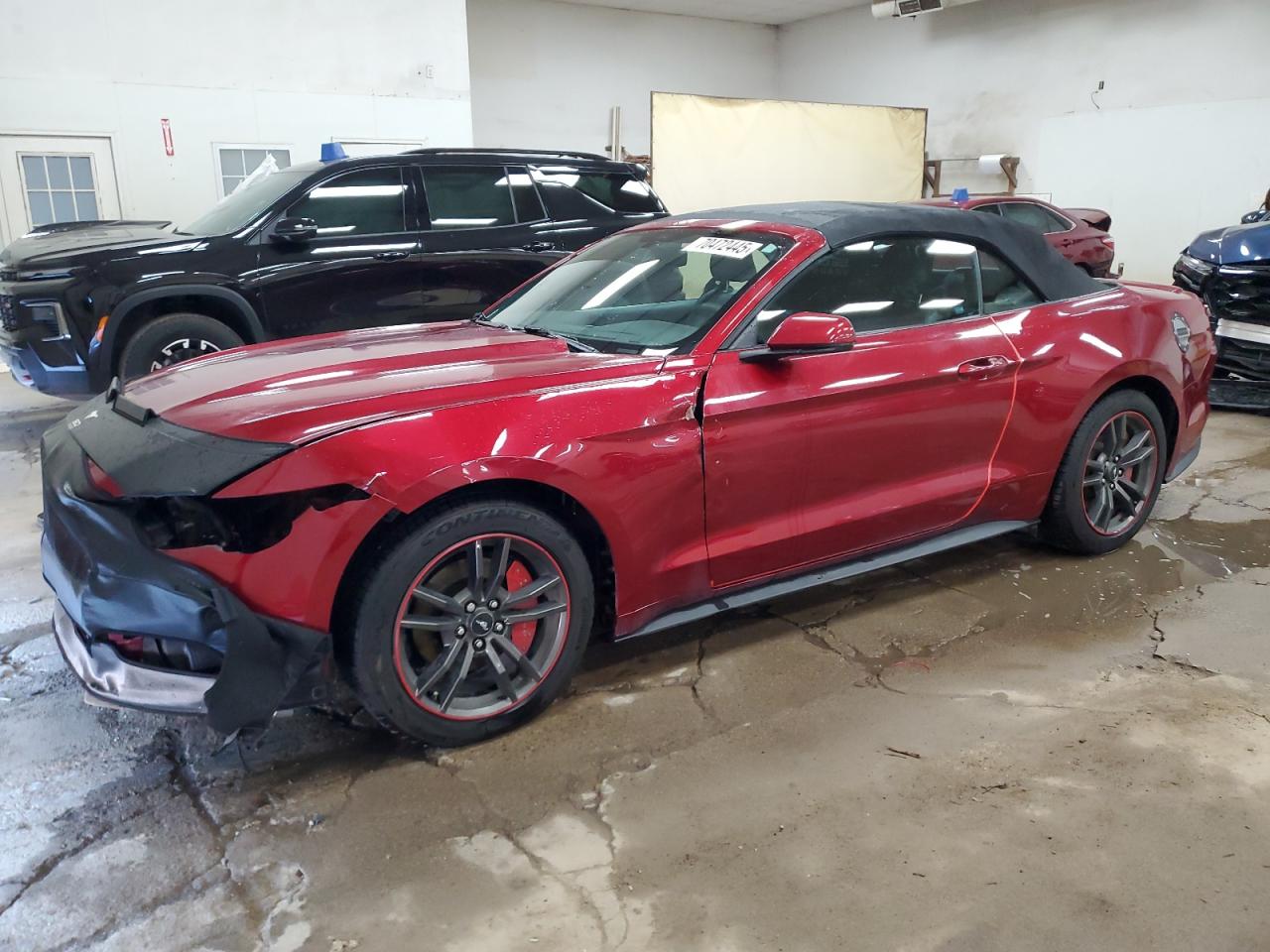FORD MUSTANG