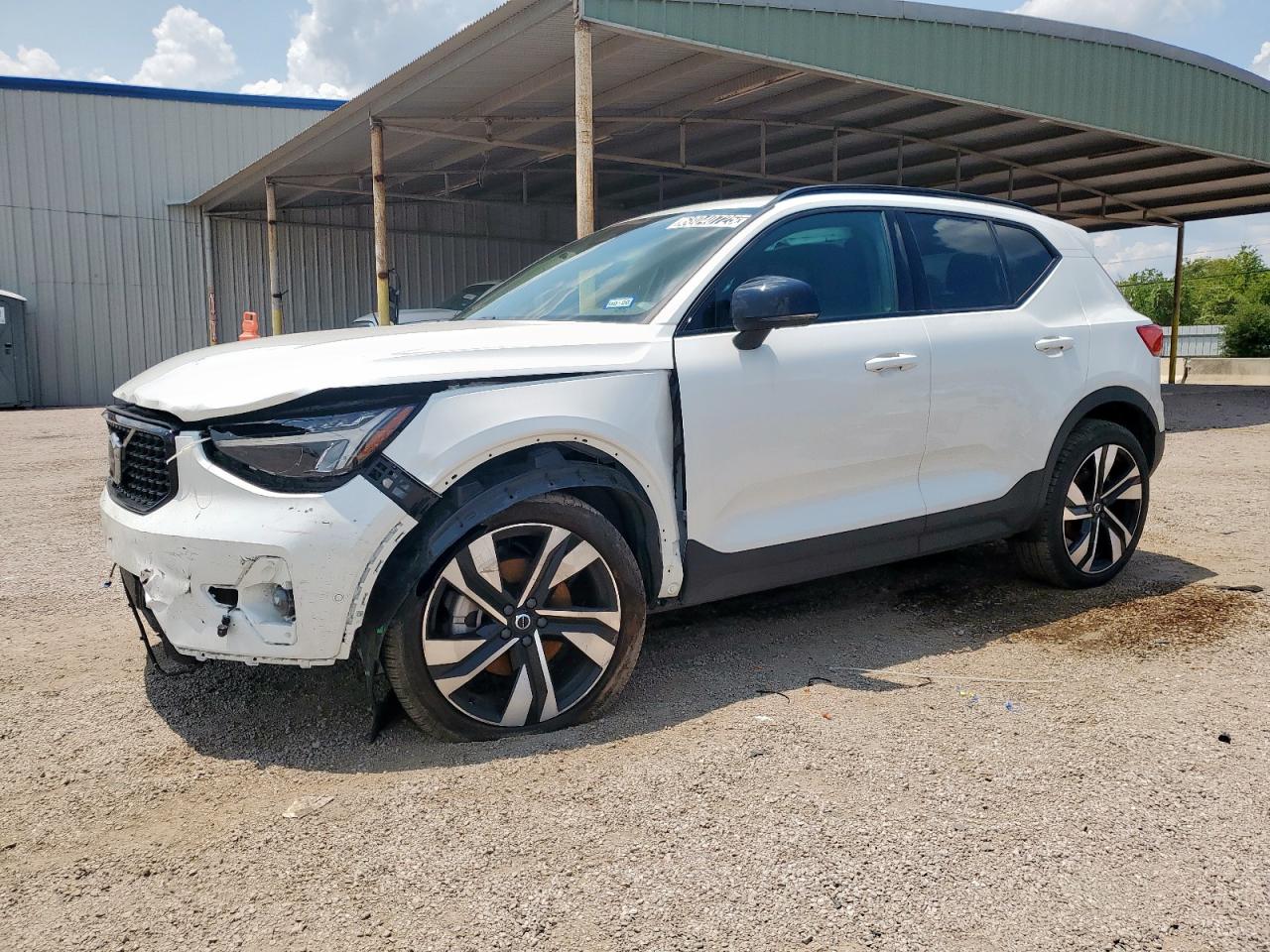 VOLVO XC40 PLUS
