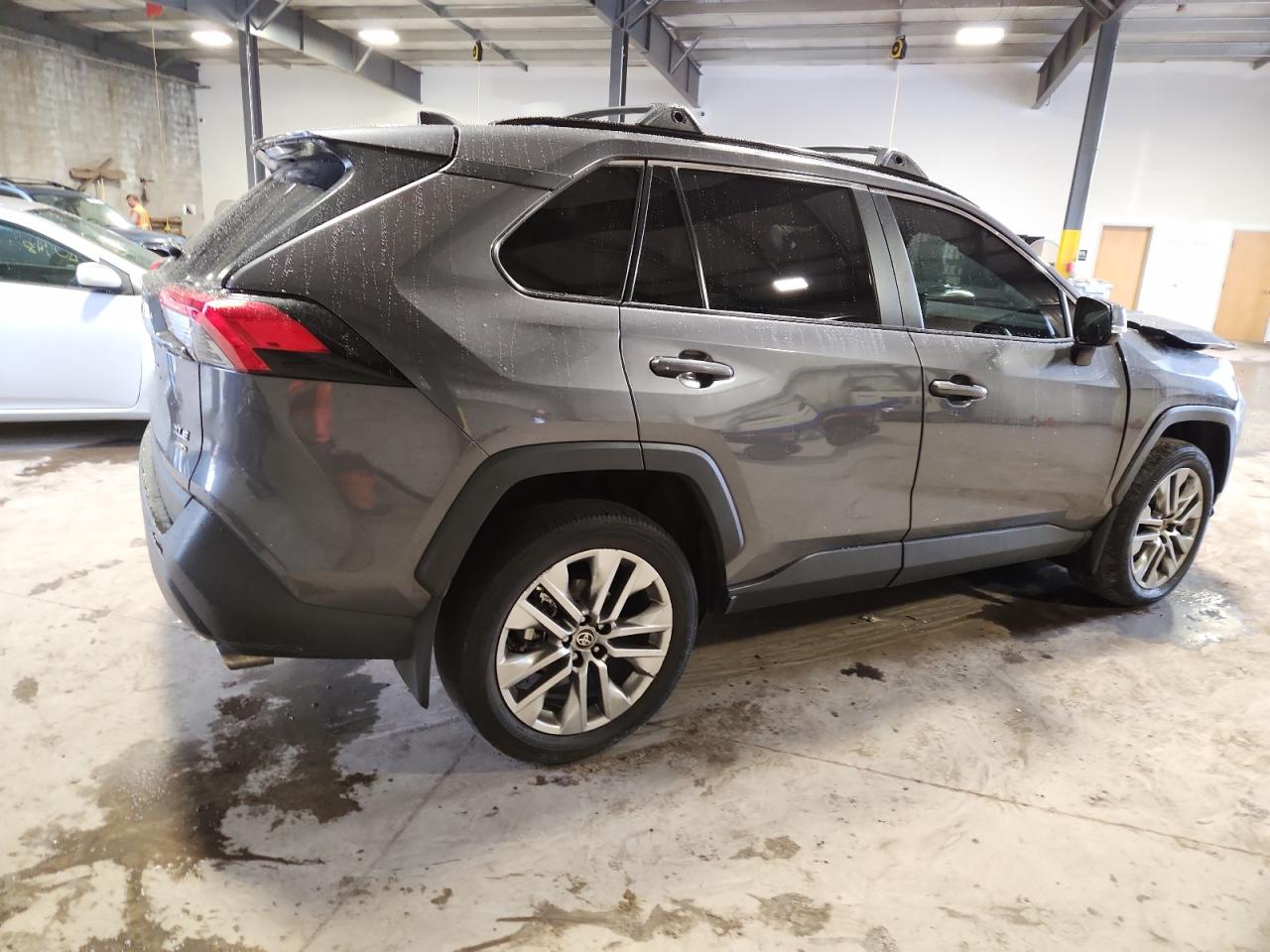 TOYOTA RAV4 XLE PREMIUM