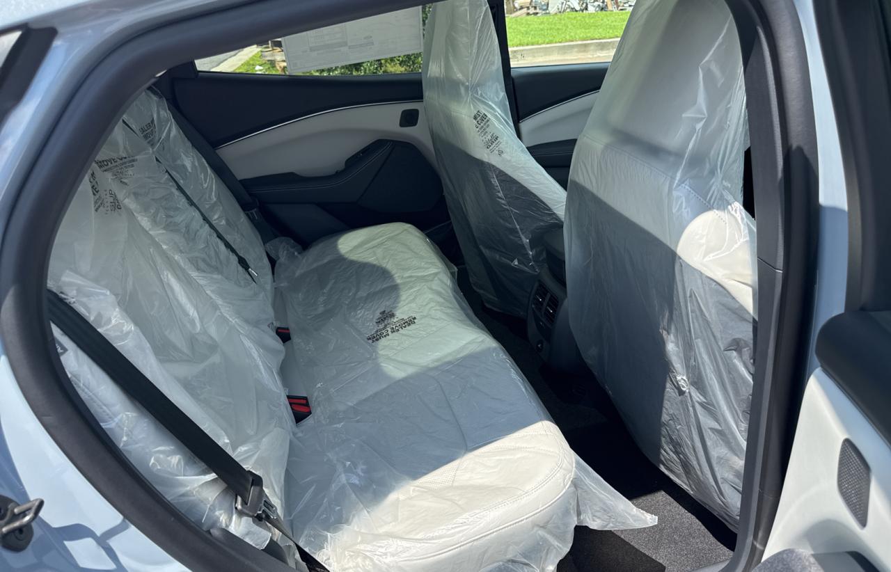 FORD MUSTANG PREMIUM