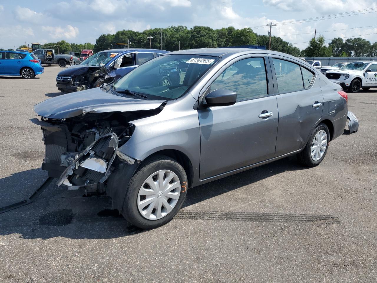 NISSAN VERSA S