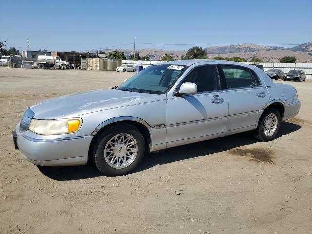 LINCOLN TOWN CAR SIGNATURE